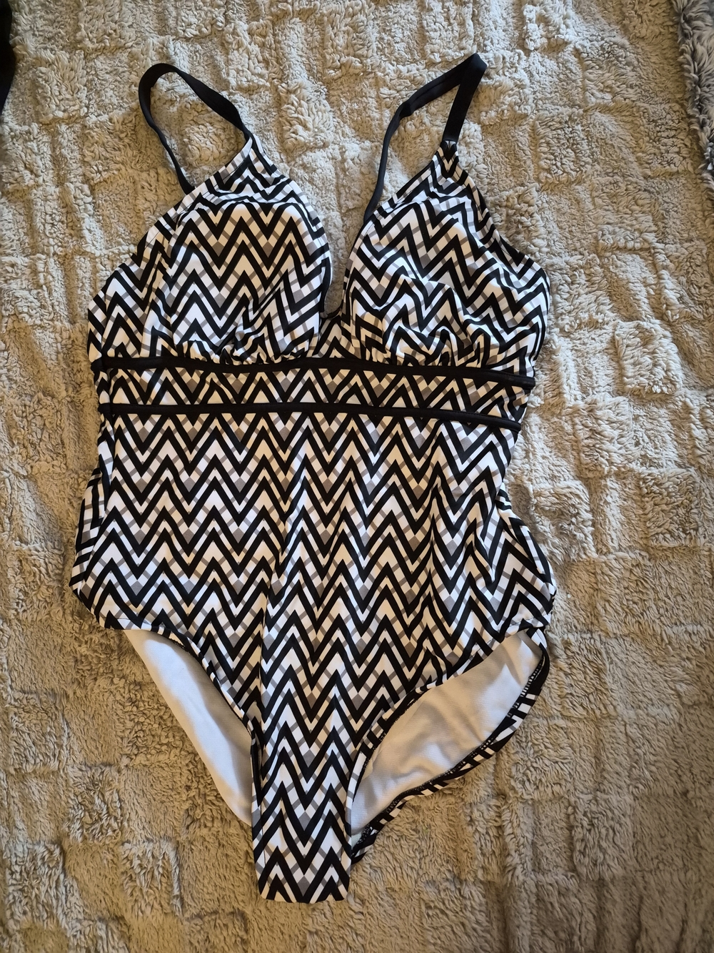 Black & White Zigzag One-Piece Swimsuit - Classic Fit